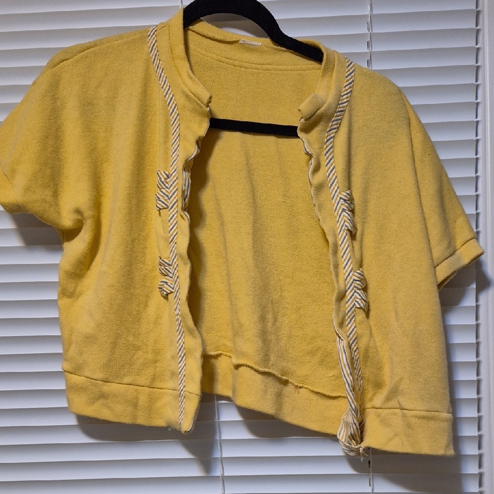 Yellow Short-Sleeve Cardigan with Trim